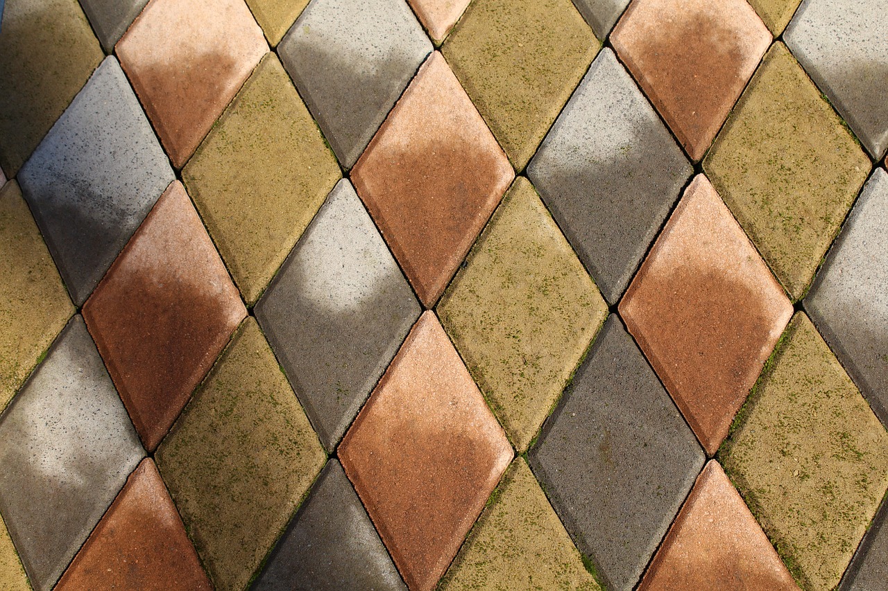 Diamond floor pattern  – find your way